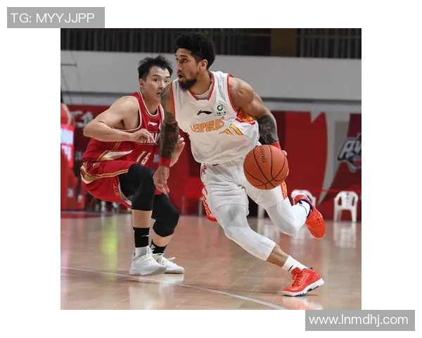 深圳篮球队在全国锦标赛中的团队协作表现分析与点评